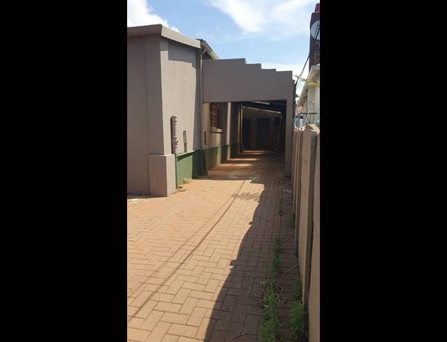 2 BEDROOM HOUSE FOR SALE IN KENSINGTON